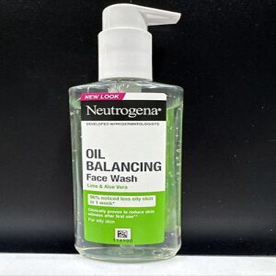 Neutrogena Oil Balancing Face Wash with Lime & Aloe Vera – 200ml